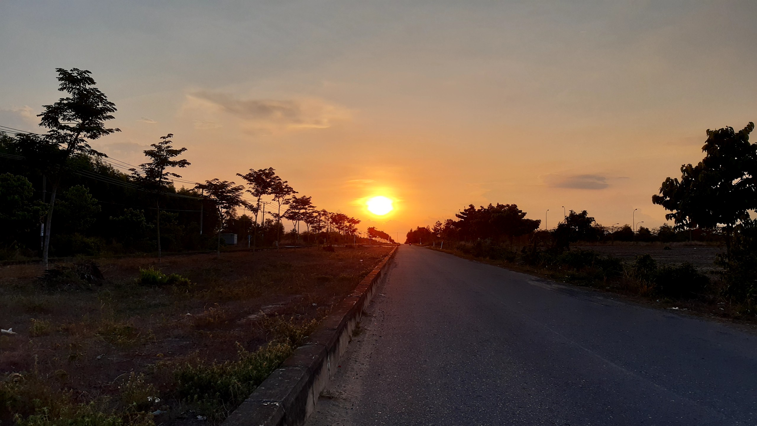 thợ điện bù đốp